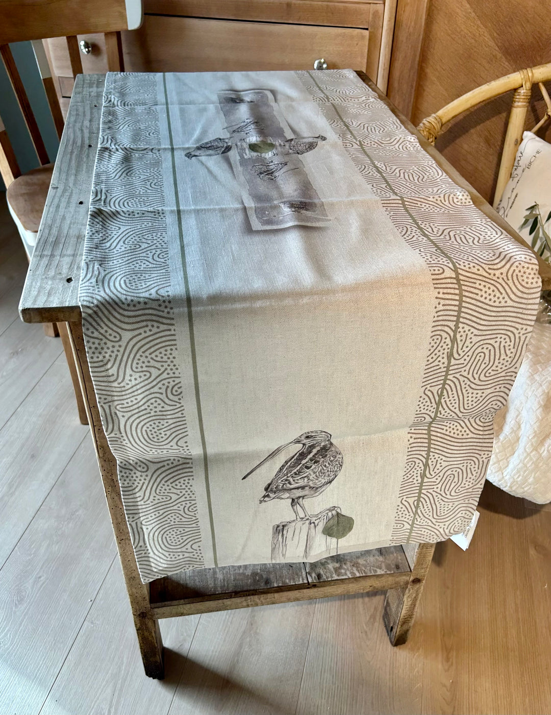 Tischläufer mit Sumpfschnepfe und Rebhuhnvögeln