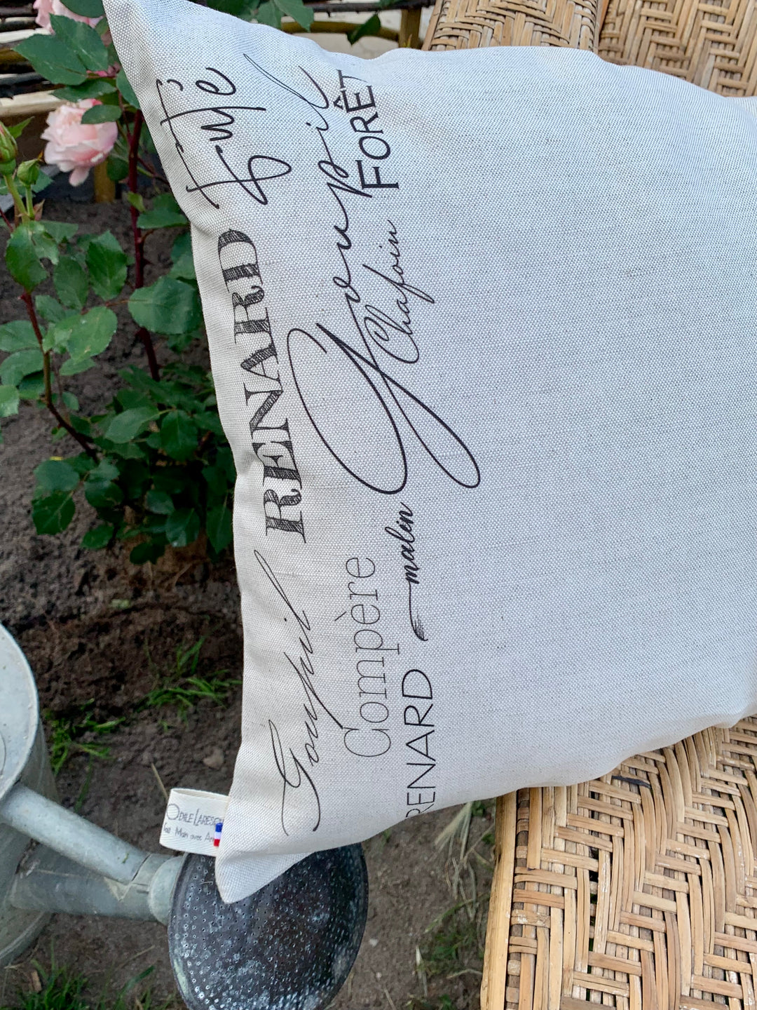 GM Renard Victor Linen and Cotton Cushion